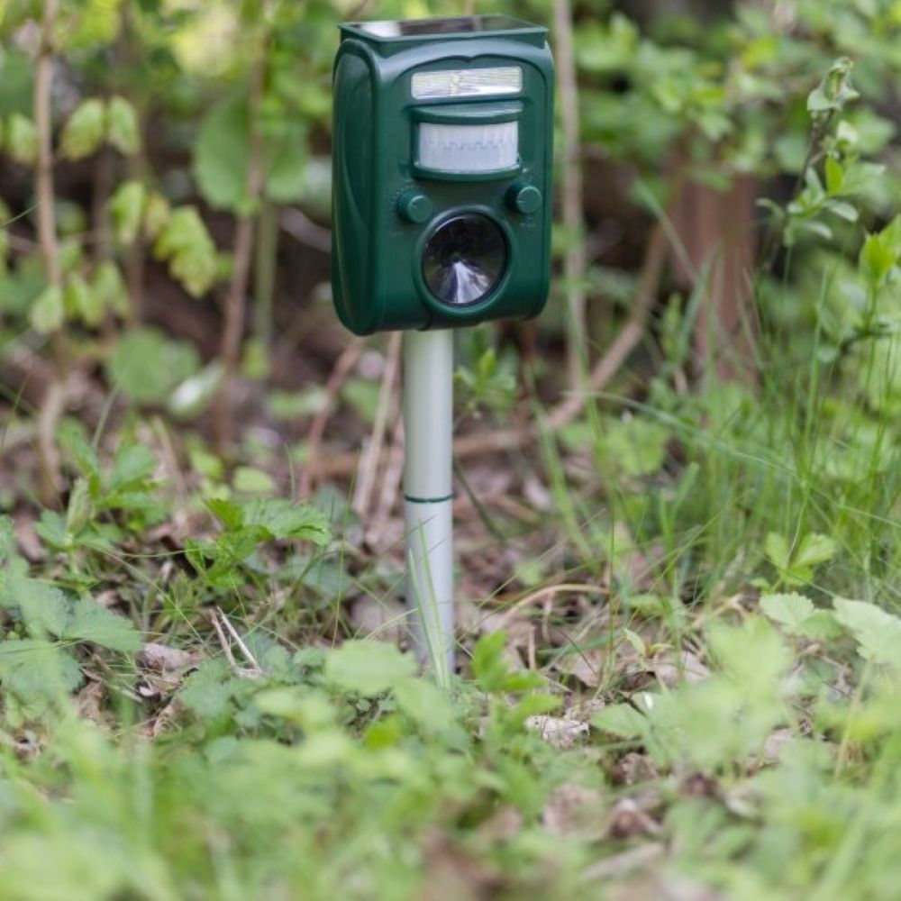 Solar Ultrasonic Cat, Fox & Dog Repeller with PIR Motion Sensor